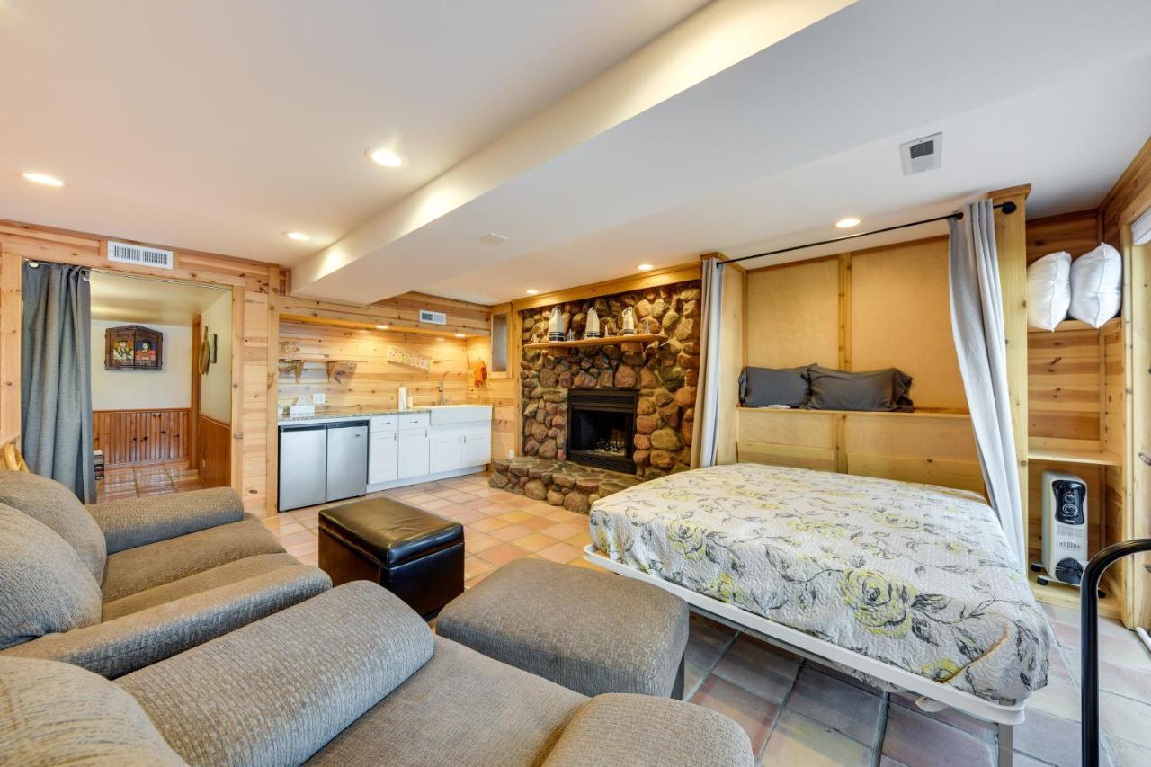 Waterfront Fox Lake Vacation Rental With Fire Pit! Exterior photo